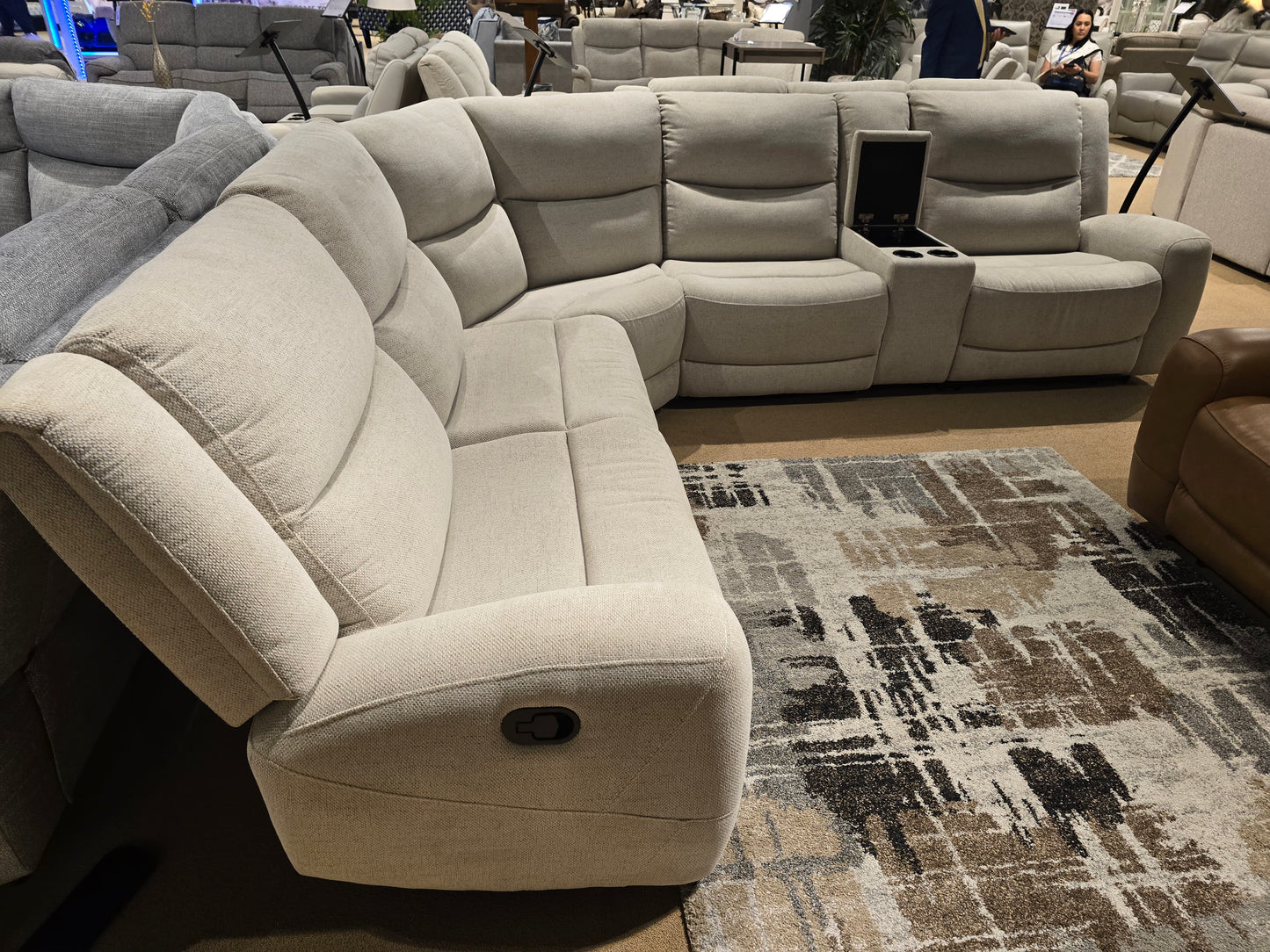 Antonius
Motion Sectional