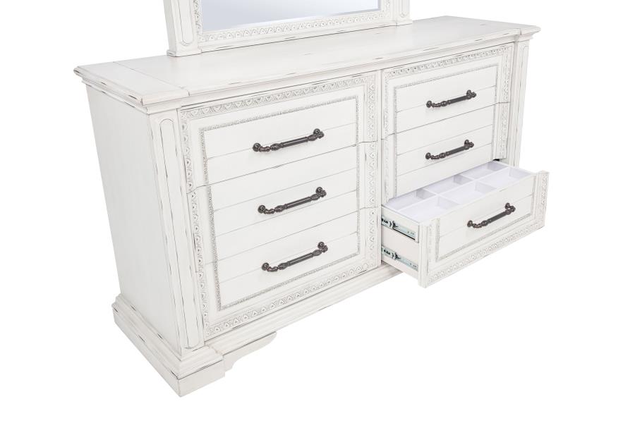 McKinney 4-piece Bedroom Set Vintage White