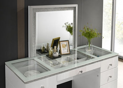 Stoholm
Vanity Set.