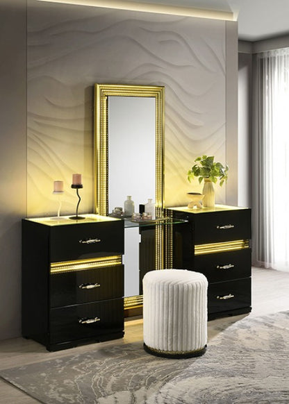 Lucida
Bedroom Set