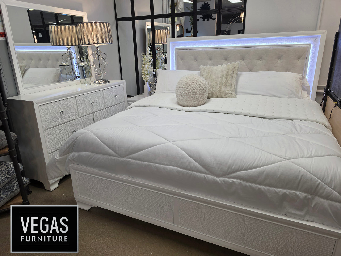 LYSSA 4PC BEDROOM- OAT/FROST