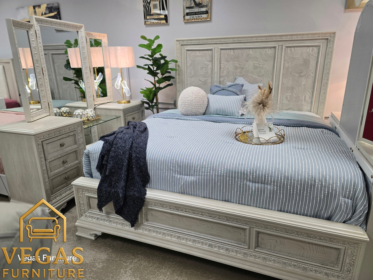 Stella Mia
 Bed Set 4Pc W Vanity |